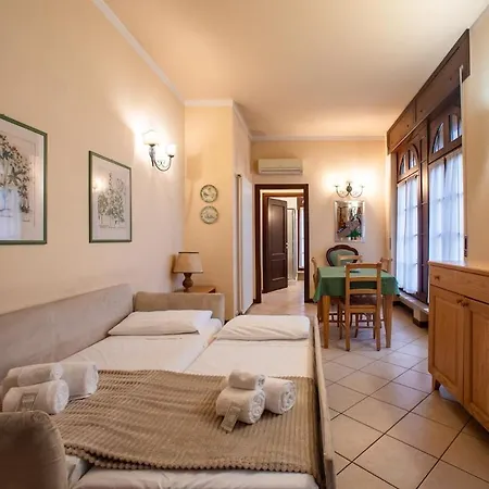 Mainard, Rigoletto Historic Apartman *